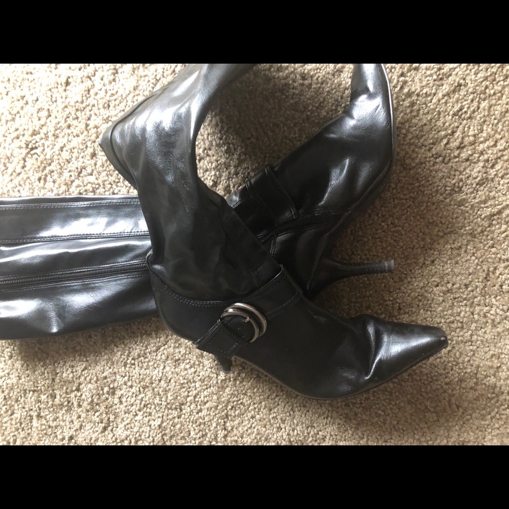 Shoes - Picture 3 of 4